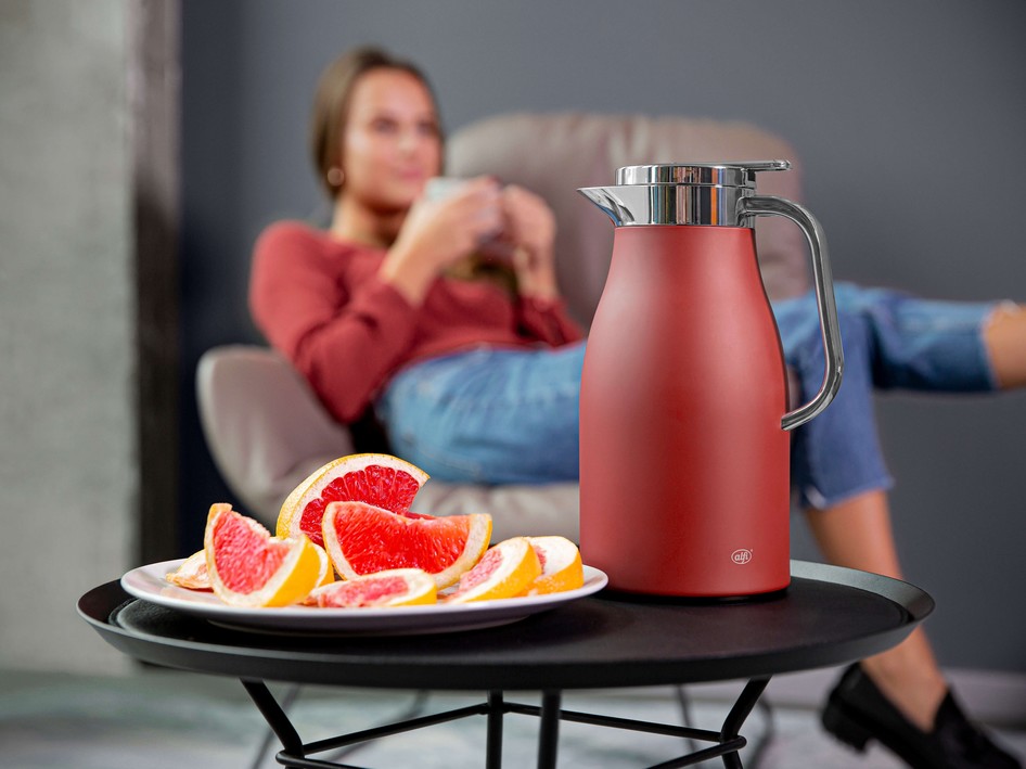 alfi carafe girl couch red interior